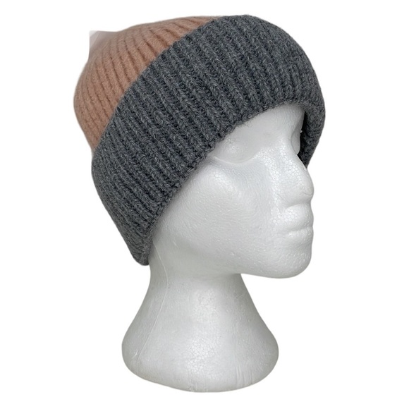 Styline Two Tone Blush Grey Beanie Knit One Size - Picture 10 of 15